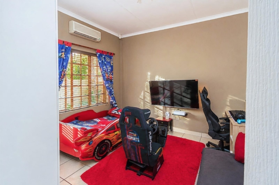 4 Bedroom Property for Sale in Safari Gardens North West